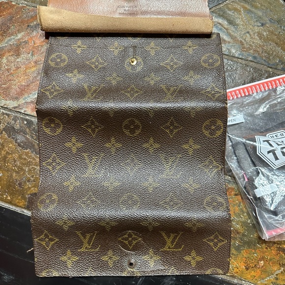 Hand Made Key/Bag Charm with Authentic LV Leather - Picture 2 of 9